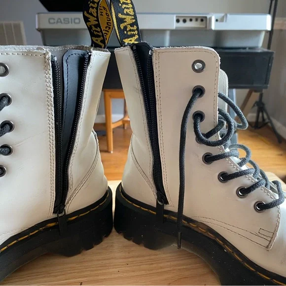 Dr. Martens White Combat Boots w/ Black Platform Sole Women’s 9 Mens 8 (unisex) - Picture 3 of 7